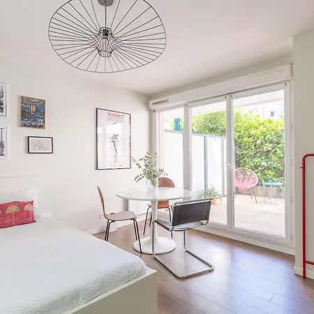 Charming Studio Next To Geneva Apartment *